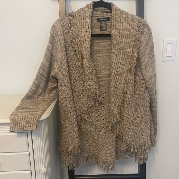 Sweaters - Size M Style & Co Fringe Trim Tan Sweater. Boho vibes EUC.